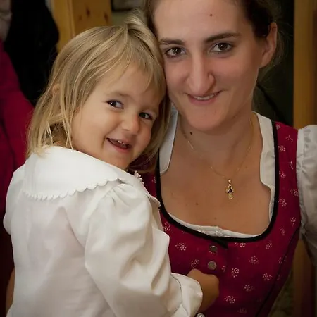 - Restaurant Bernthaler بيت ريفي