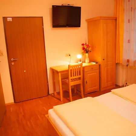 Inn - Restaurant Bernthaler 3*