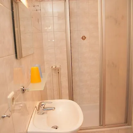 Inn - Restaurant Bernthaler 3*