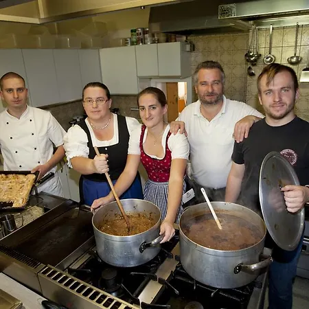 - Restaurant Bernthaler