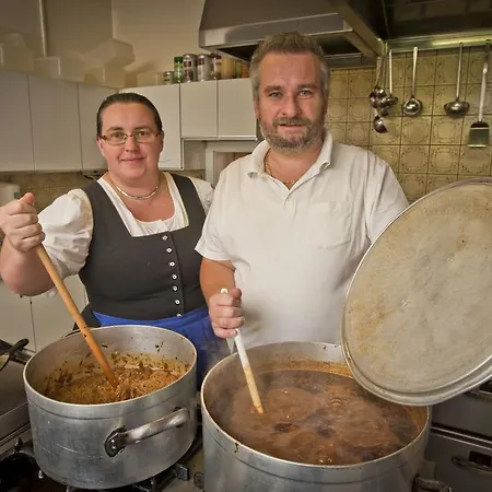 بيت ريفي - Restaurant Bernthaler 3*