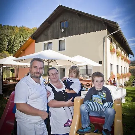Inn - Restaurant Bernthaler 3*