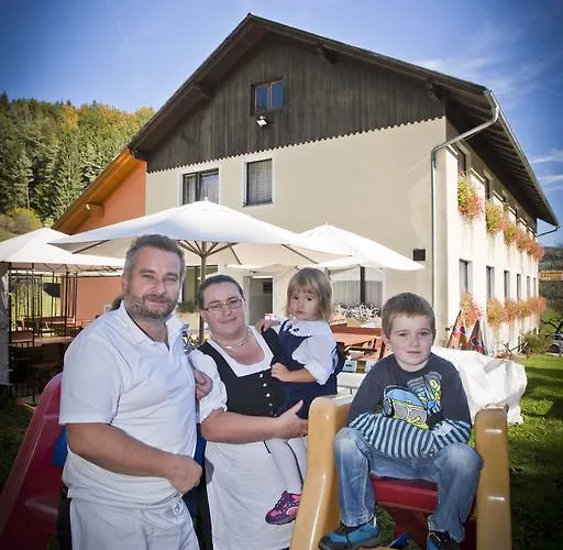 Inn - Restaurant Bernthaler 3*